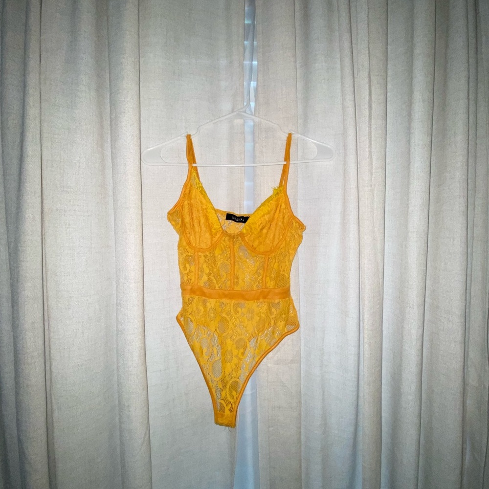 SALE🔥 2/$40: NAADAM Yellow Lace Bodysuit